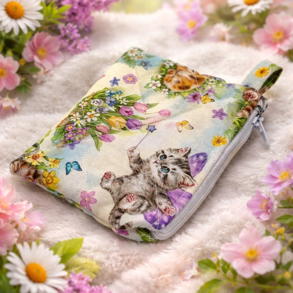 Spring Kitten Keychain Wallet - Picture 2 of 4